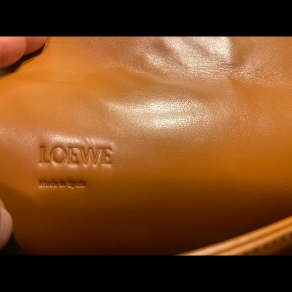 Loewe Barcelona Leather Shoulder bag - Picture 8 of 12